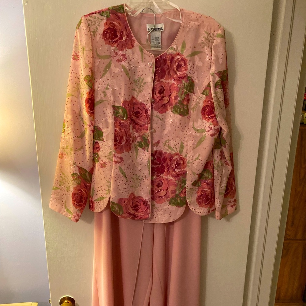 Pink pant suit with roses
